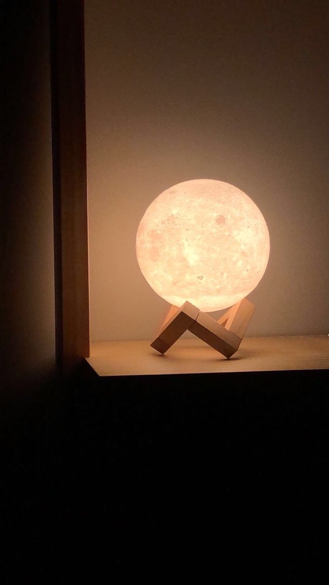 Lampka nocna 3D w kształcie księżyca