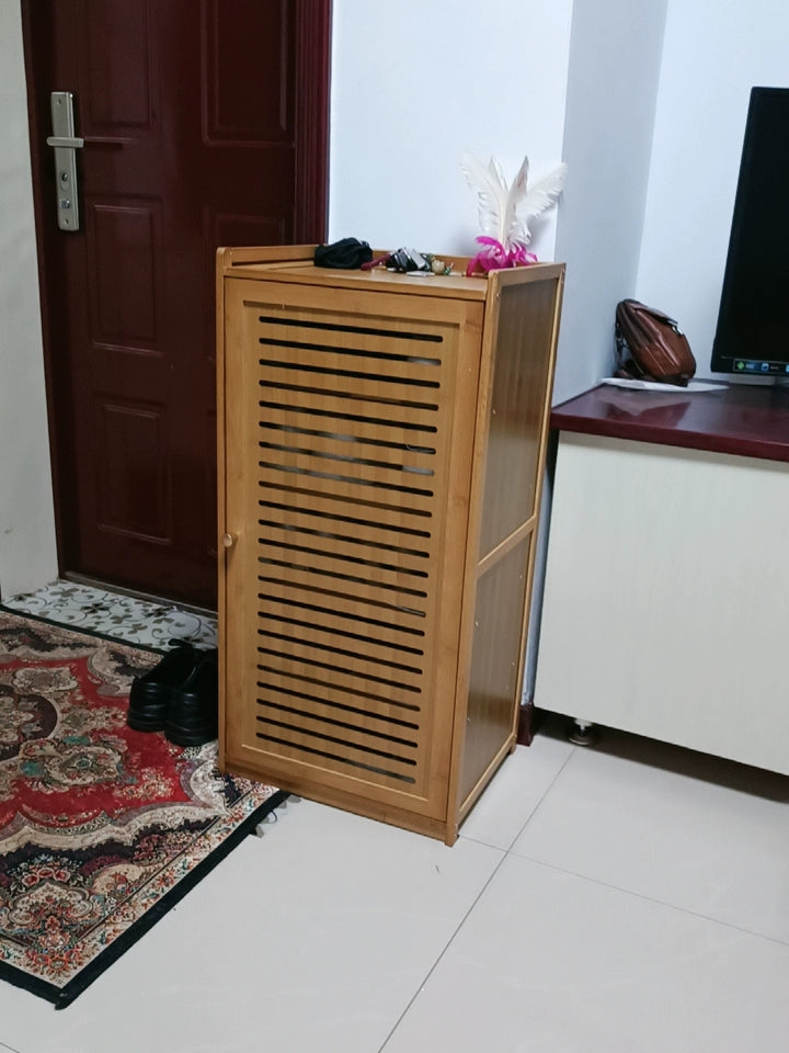 Wąska, bambusowa szafka na buty w stylu minimalistycznym