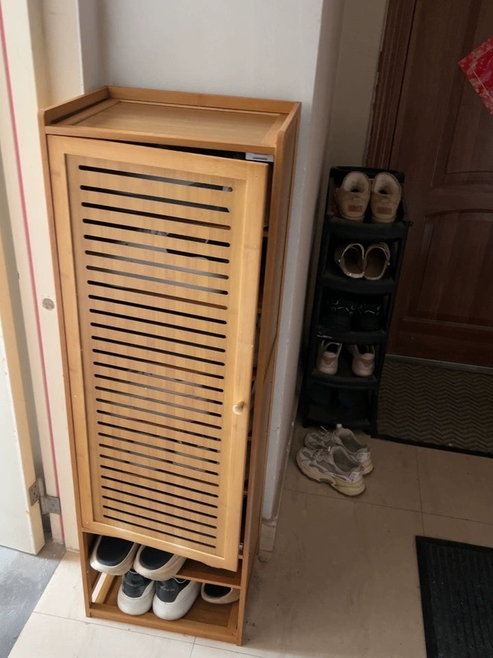 Wąska, bambusowa szafka na buty w stylu minimalistycznym