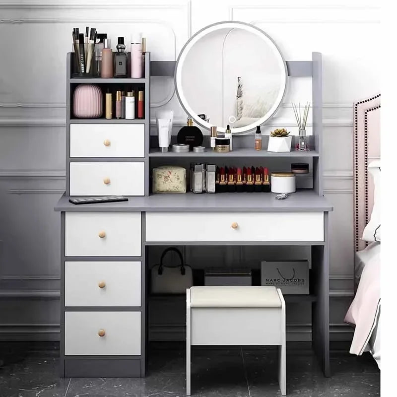 Nowoczesna toaletka z lustrem