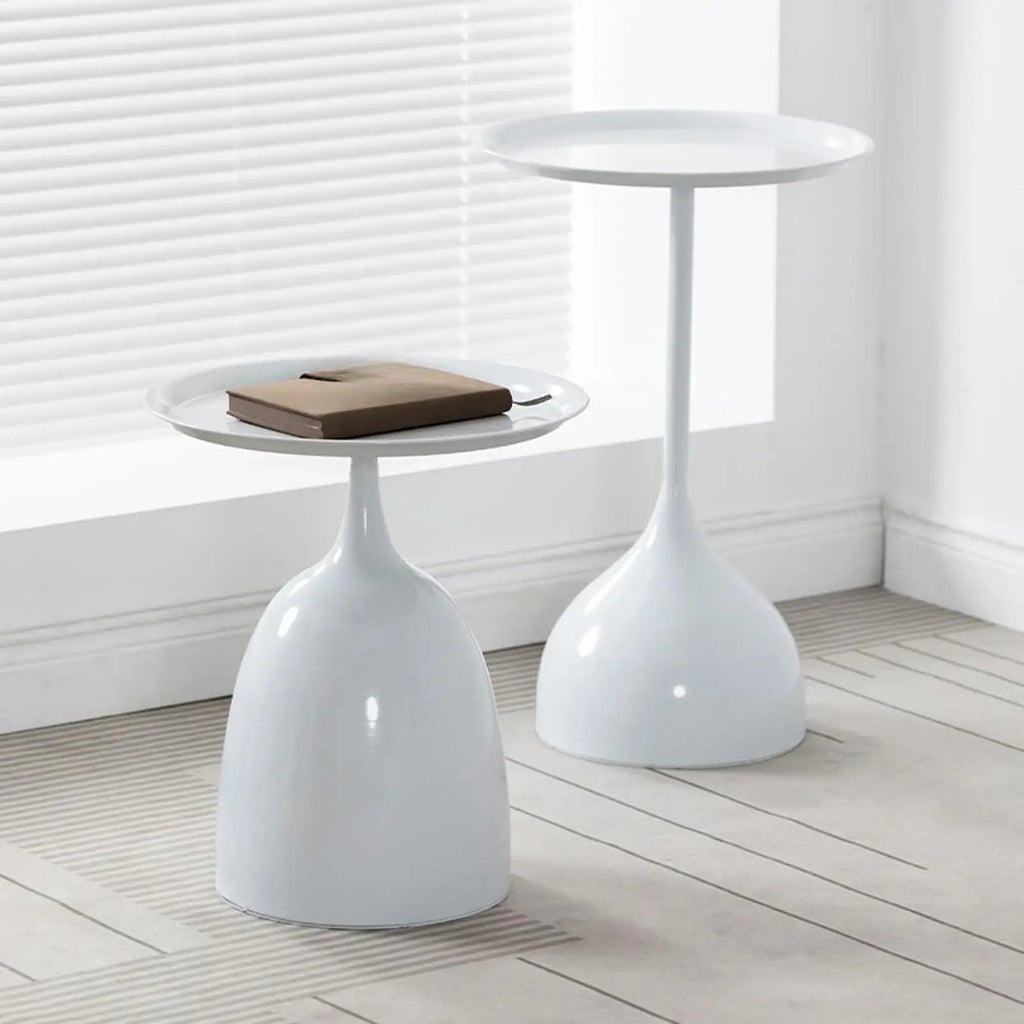 Skandynawski stolik kawowy w kształcie kieliszka