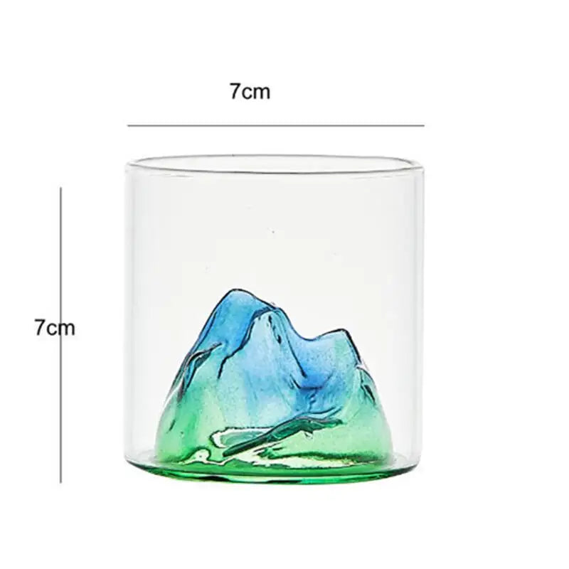 Szklanka ze wzorem góry ze szkła borokrzemowego