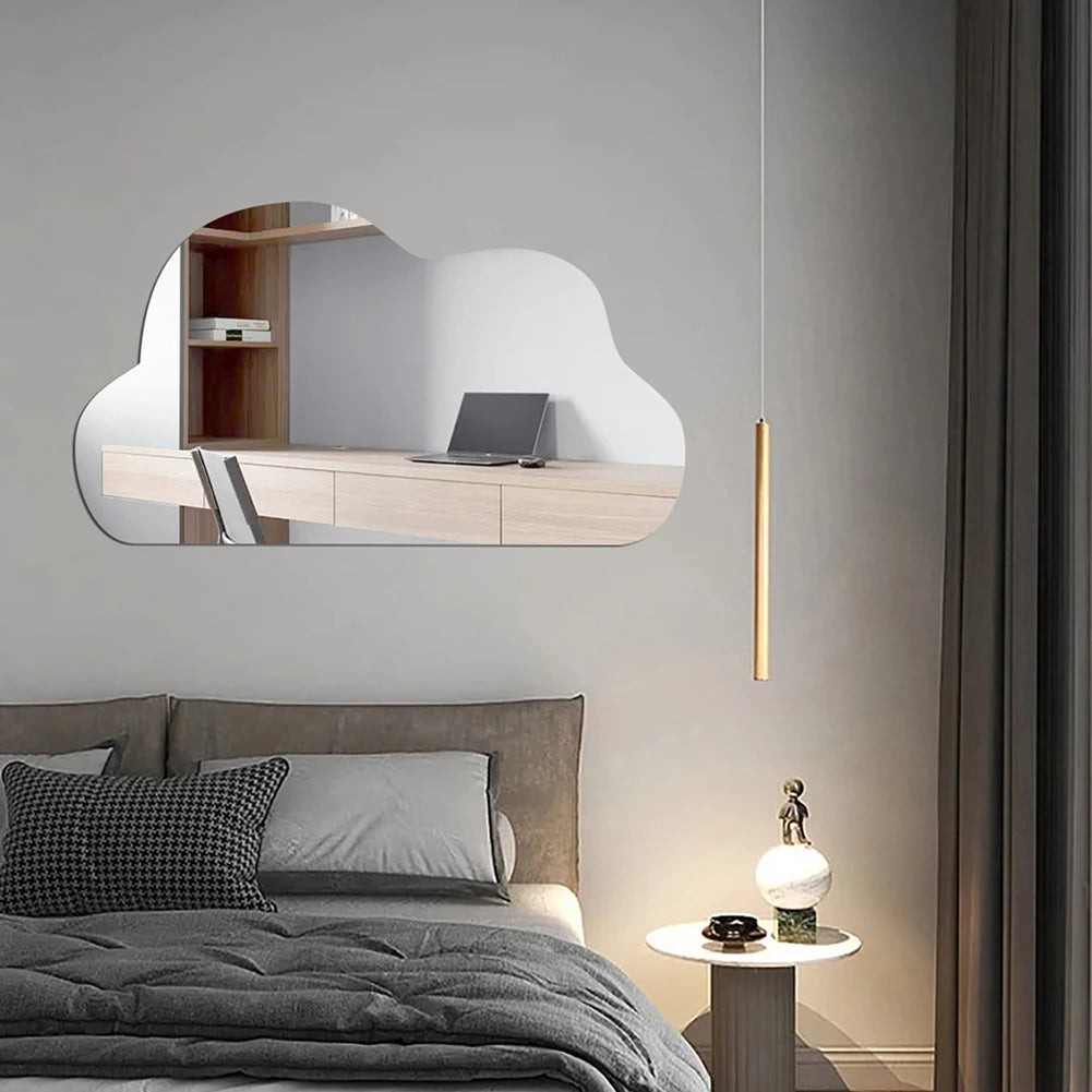 Nowoczesne, samoprzylepne lustro w kształcie chmury