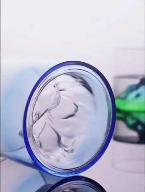 Szklanka ze wzorem góry ze szkła borokrzemowego