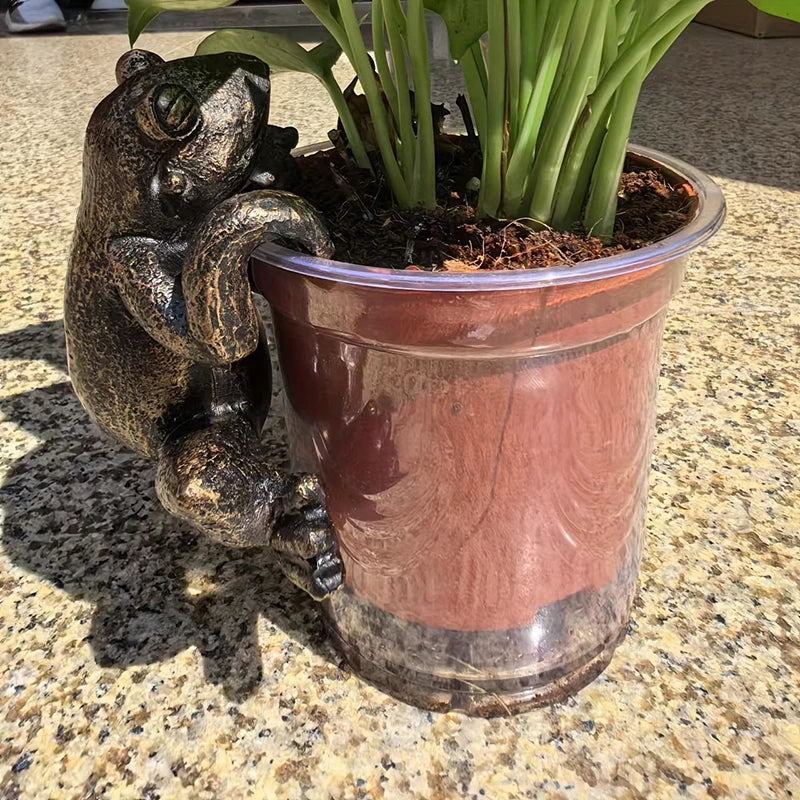 Figurka Żaba Wspinacz - Ozdoba na Doniczkę