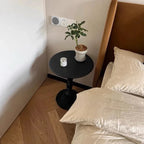 Nowoczesny stolik boczny w stylu Mid-Century