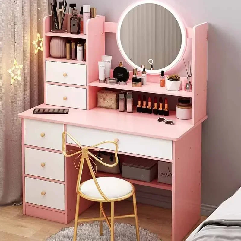 Nowoczesna toaletka z lustrem