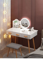 Toaletka z 3 szufladami i lustrem