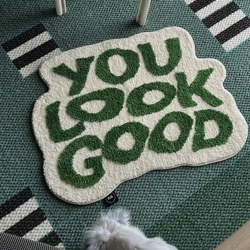 Puszysty Dywanik "YOU LOOK GOOD"