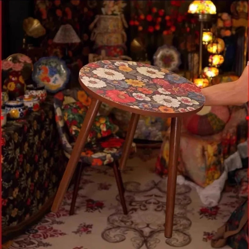 Stolik kawowy w stylu skandynawskim